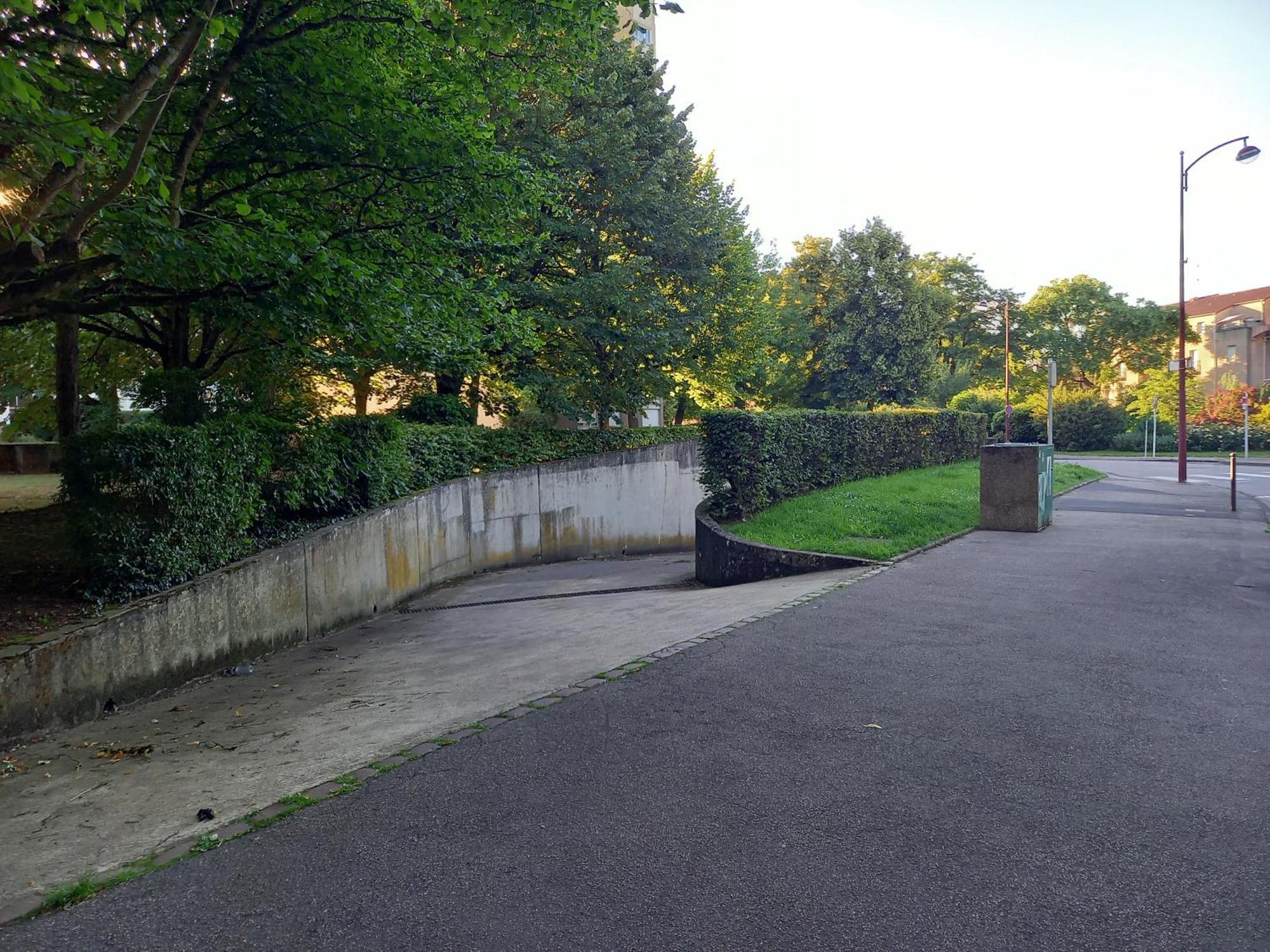F2 65M2 Parking Prive Avec Une Belle Vue Metz Exteriör bild